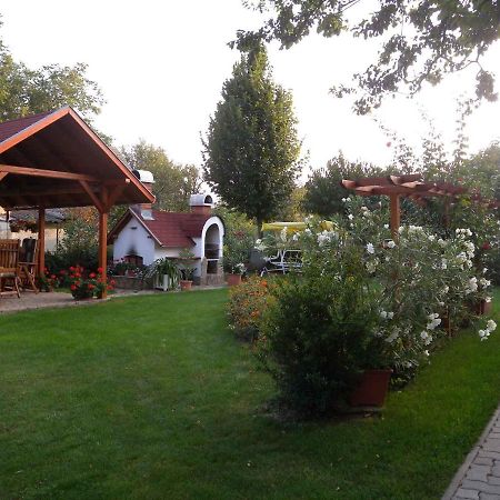 Apartment In Balatonlelle/Balaton 19048 Balatonboglar Ngoại thất bức ảnh